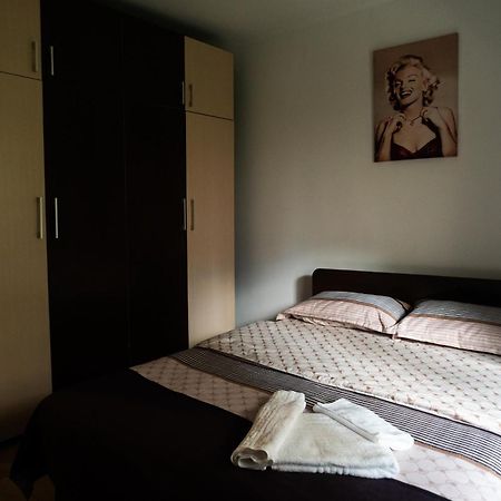 Apartament Dacul Hunedoara Exterior photo