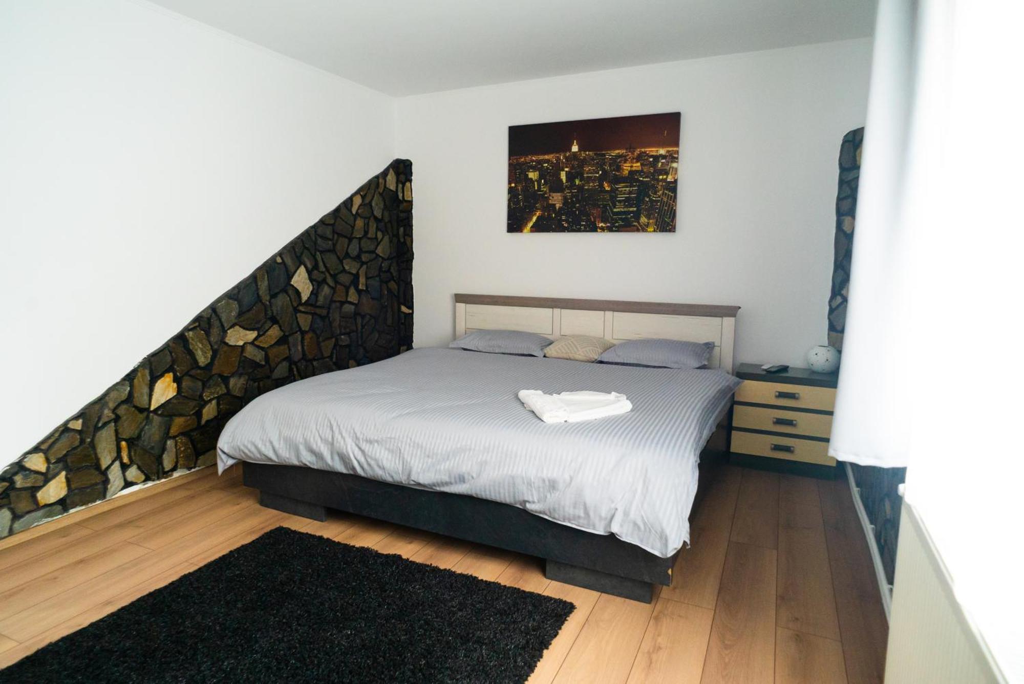 Apartament Dacul Hunedoara Exterior photo